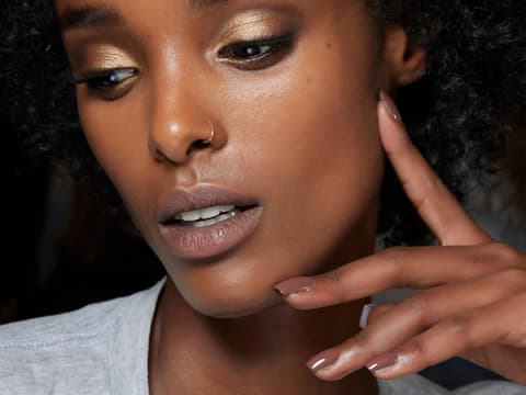 "Mocha Mousse Nails"