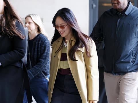 "Bridgerton"-Star Yerin Ha liebt diese It-Bag von Longchamp für den Frühling 2026