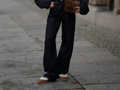 Schuh-Trends 2026: Wer Ballerinas liebt, braucht 2026 dieses kuschelige Modell von UGG Schuh-Trends 2026: Wer Ballerinas liebt, braucht 2026 dieses kuschelige Modell von UGG