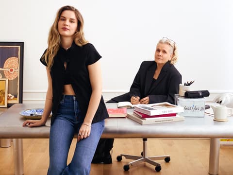 Mutter-Tochter-Interview mit Pilgrim-Designerinnen: "Meine Mutter hat mir beigebracht, meinem Instinkt zu vertrauen"