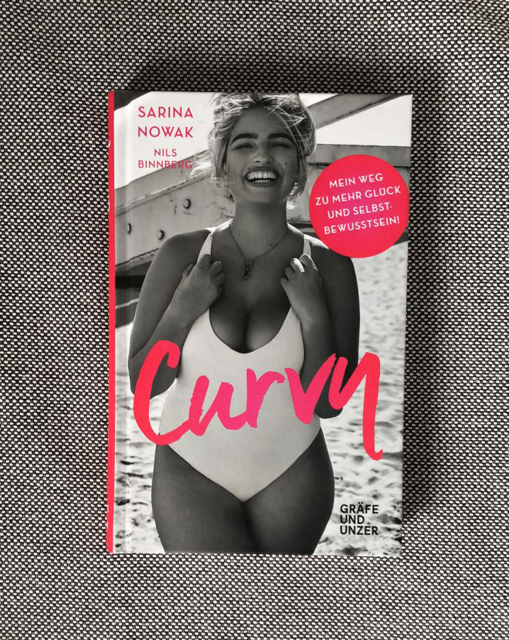 Sarina Nowak Ex Gntm Kandidatin Veroffentlicht Eigenes Buch