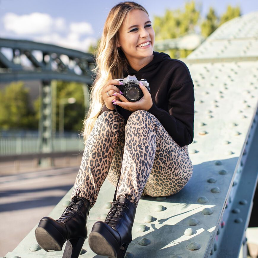 H M Kooperiert Mit Youtube Star Dagi Bee Рет қаралды 664 м.ай бұрын. h m kooperiert mit youtube star dagi bee