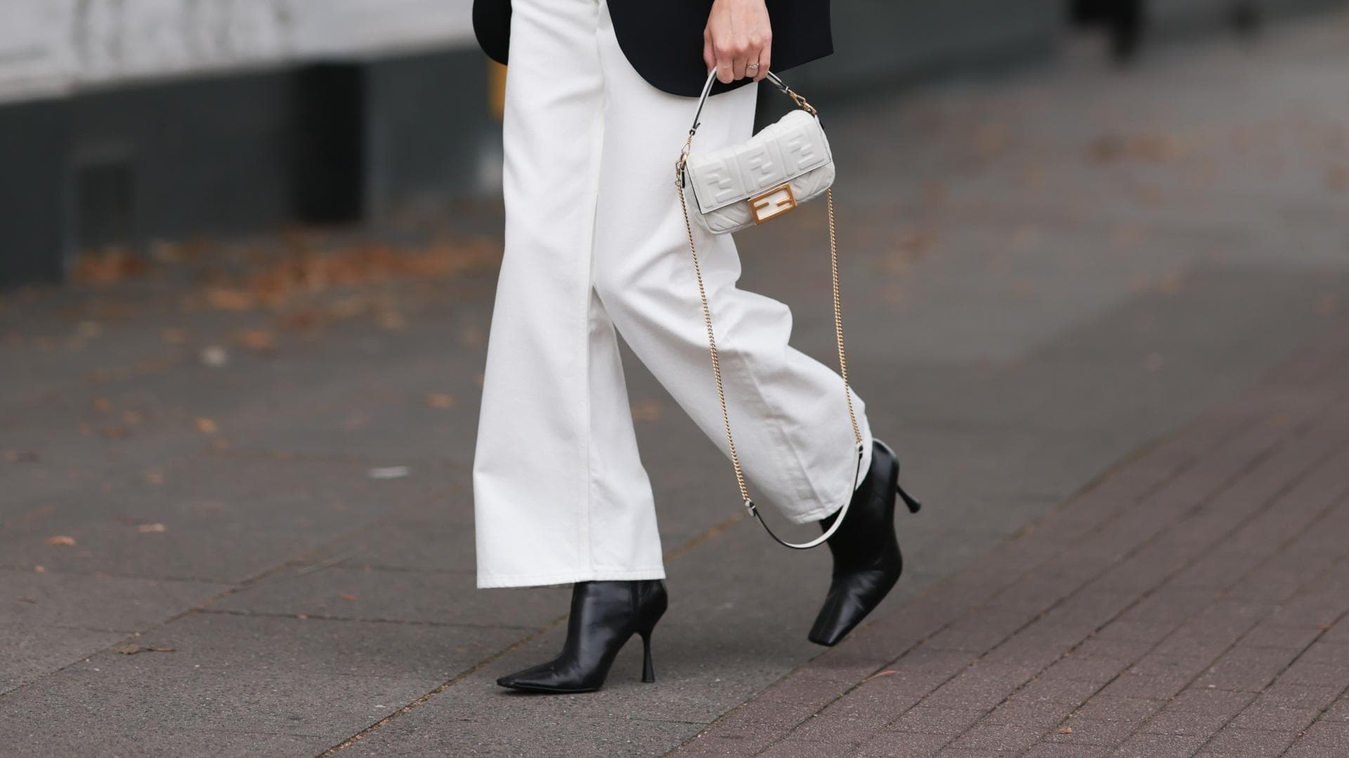 Keine-Boots-ziehen-so-viele-Blicke-auf-sich-wie-die-minimalistischen-Stiefel-von-s-Oliver