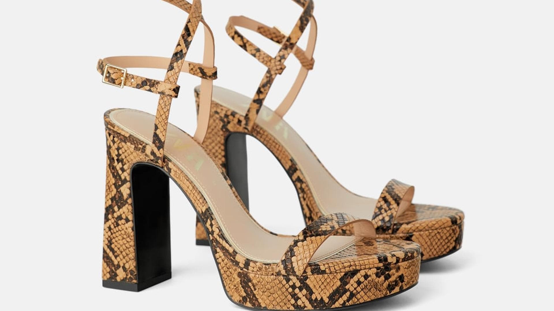 Plateausandalen: Diese Modelle tragen gerade alle Blogger | GRAZIA