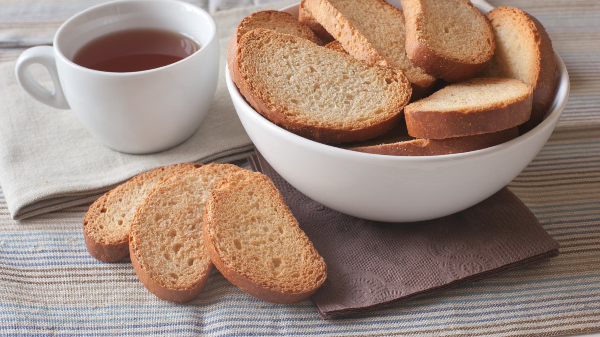 So nimmst du mit der Zwieback-Diät in einer Woche bis zu sieben Kilo ab