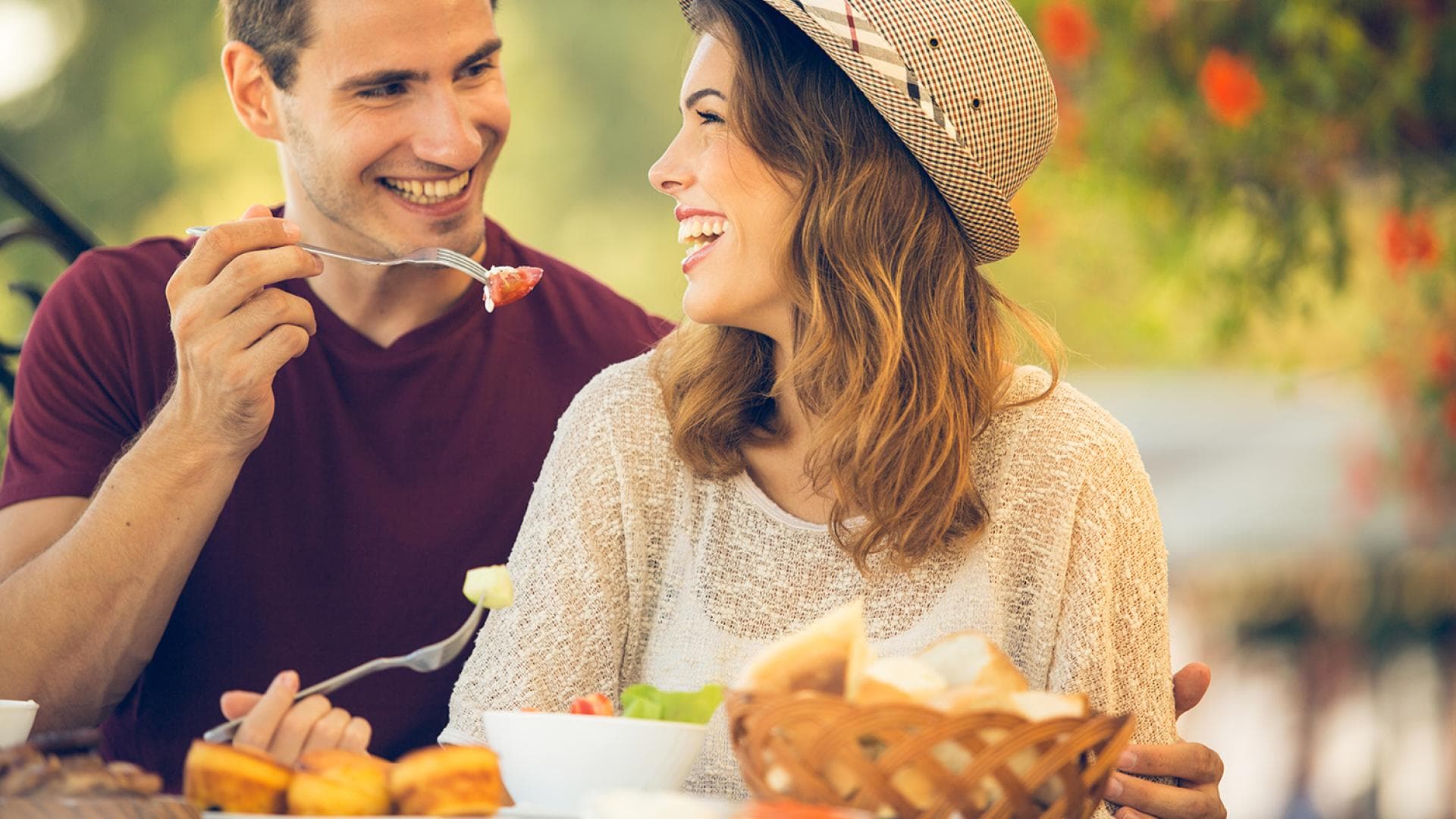 DAS solltest du beim ersten Date bestellen, um gut anzukommen